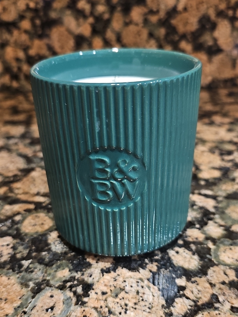 Bath & Body Works Bergamot & Musk Soy Blend Ribbed Ceramic Single Wick Candle
